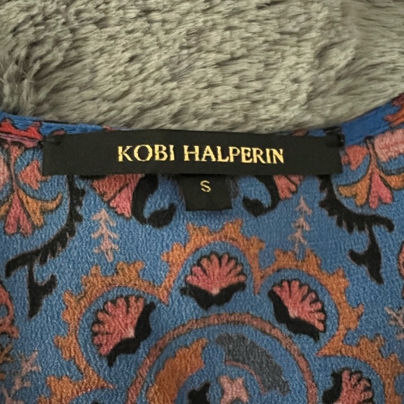 Blue with pink, orange and black pattern silk blouse with bell sleeves. - Picture 4 of 5